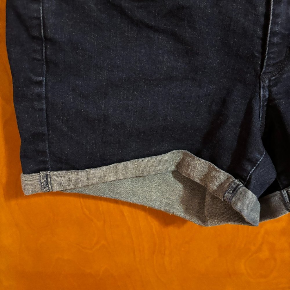 Universal Thread Dark Blue Jean Shorts - Picture 4 of 12